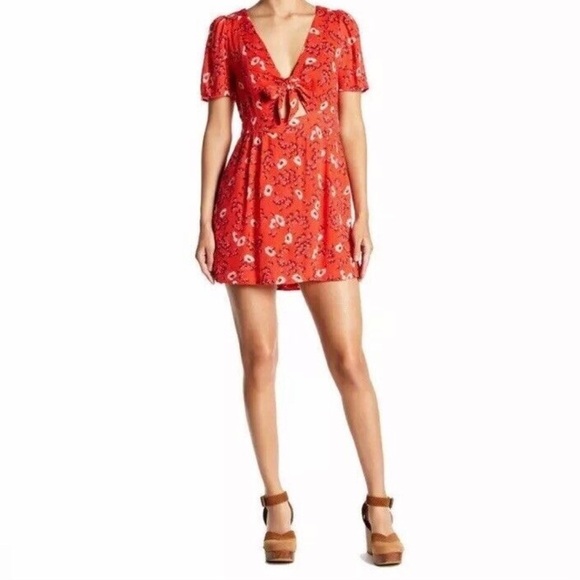 FREE PEOPLE|Vibrant red floral romper dress, mini dress•••peakaboo cutout detail - Picture 2 of 14
